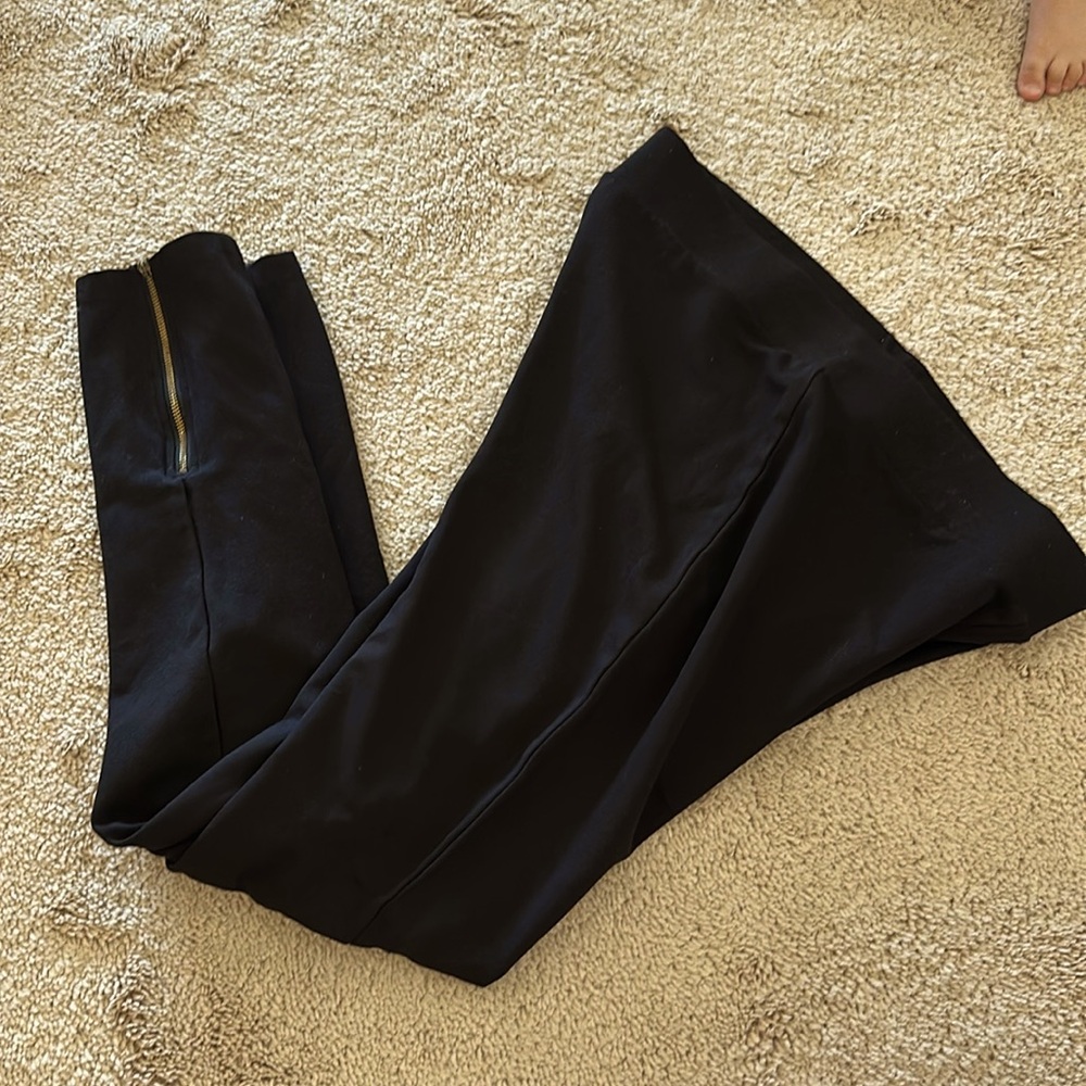 Black CAbi leggings size Medium